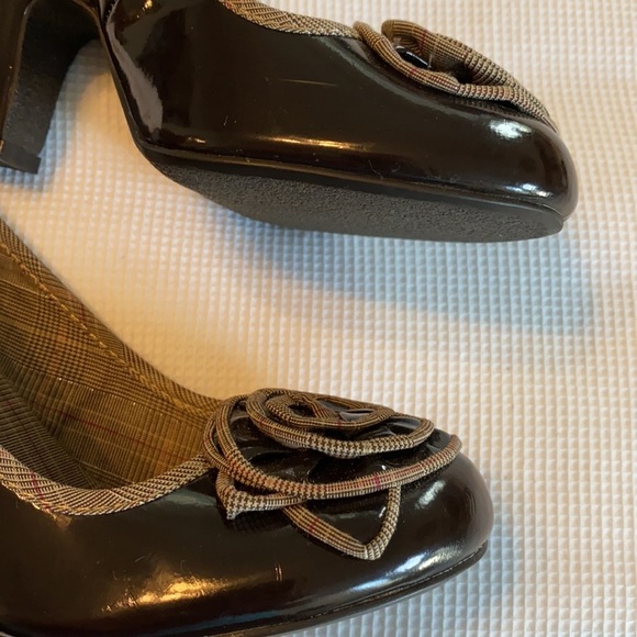 Mia Bloom Woman’s Slip On Shoes Round Toe Floral Block Heels Brown Size 6 M - Picture 11 of 12